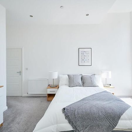 Modern 2 Bedroom Apartment In Preston Престон Екстер'єр фото