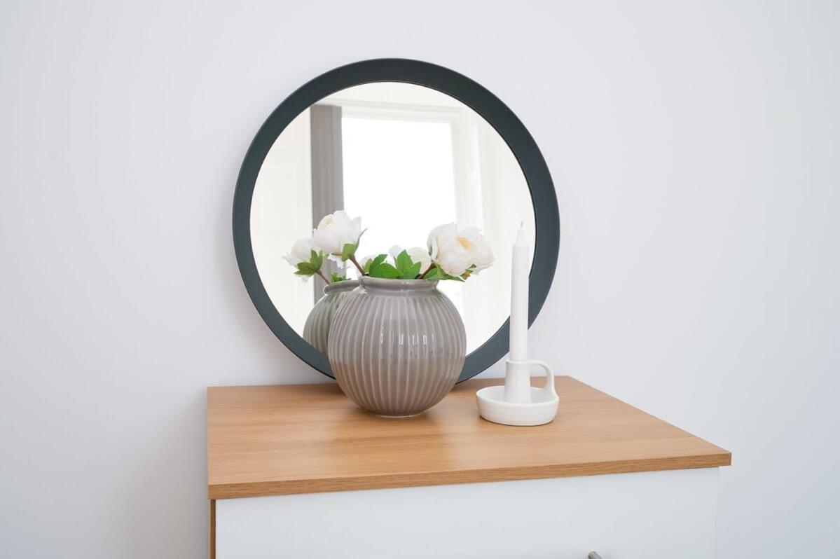 Modern 2 Bedroom Apartment In Preston Престон Екстер'єр фото