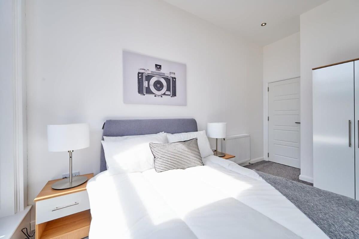 Modern 2 Bedroom Apartment In Preston Престон Екстер'єр фото