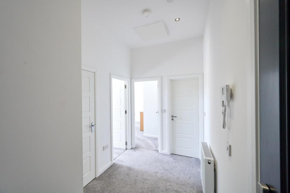 Modern 2 Bedroom Apartment In Preston Престон Екстер'єр фото